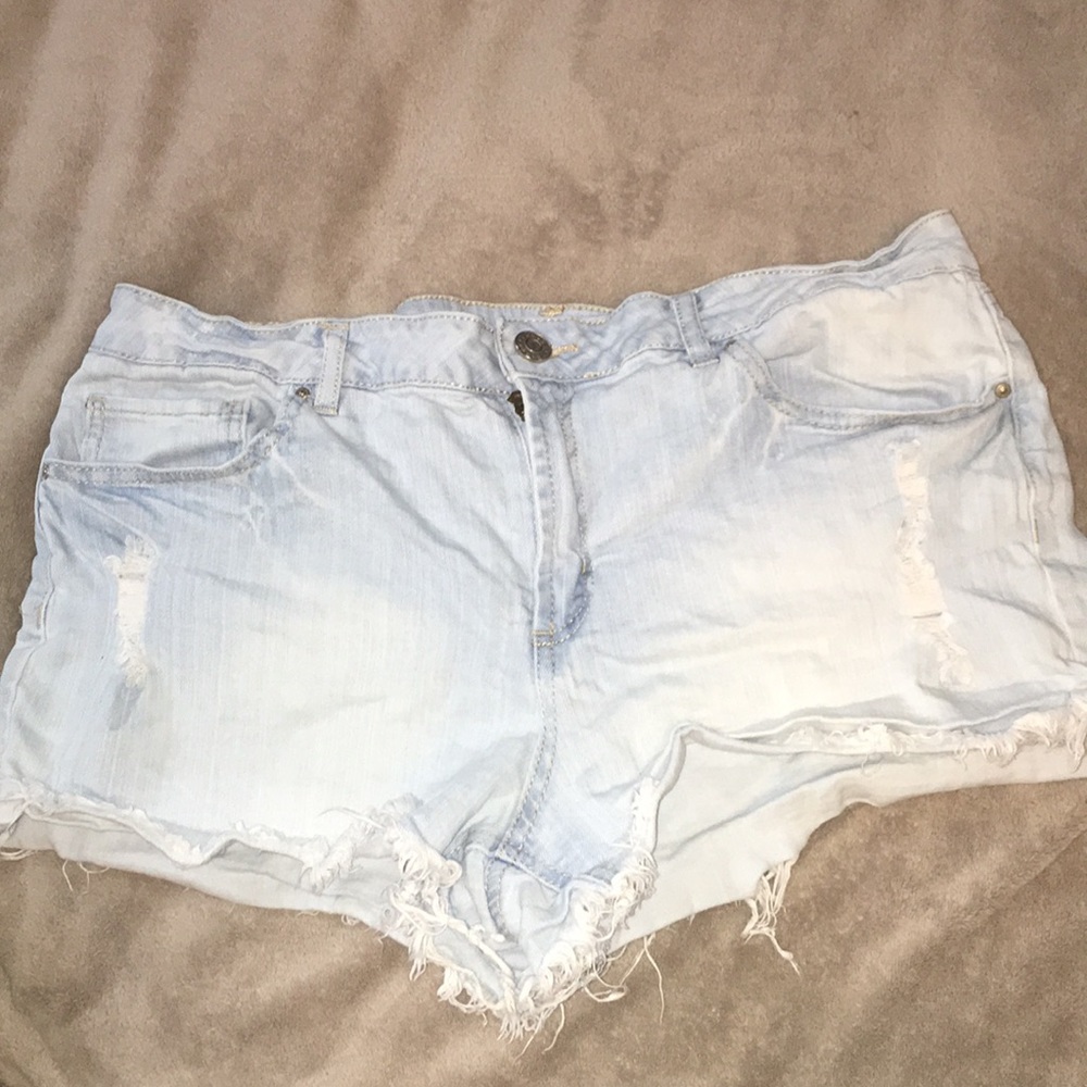 Refuge size 14 Shorts
